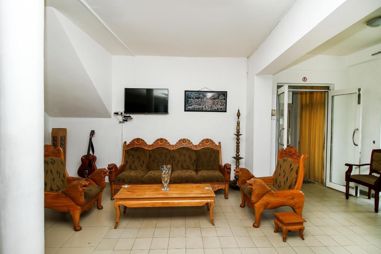Hotel Empryean Katunayake Exterior photo
