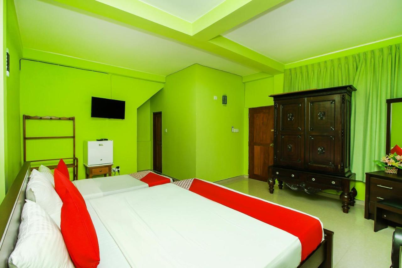 Hotel Empryean Katunayake Exterior photo