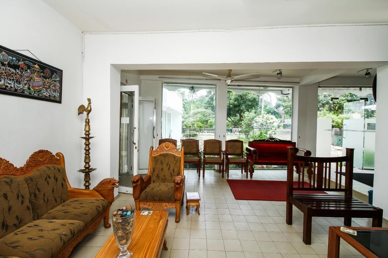 Hotel Empryean Katunayake Exterior photo